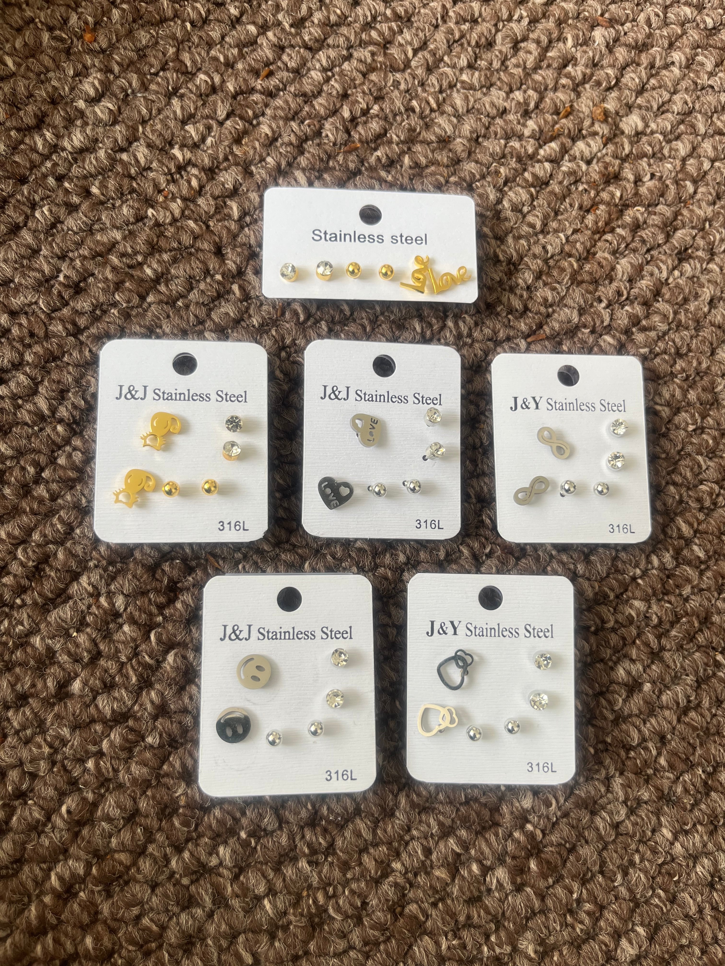 18 Pairs Women’s Earrings Set Gold & Silver Mixed Fashion Stud Earrings for Daily Wear Party Gifts