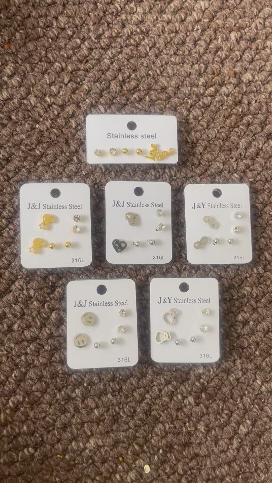 18 Pairs Women’s Earrings Set Gold & Silver Mixed Fashion Stud Earrings for Daily Wear Party Gifts